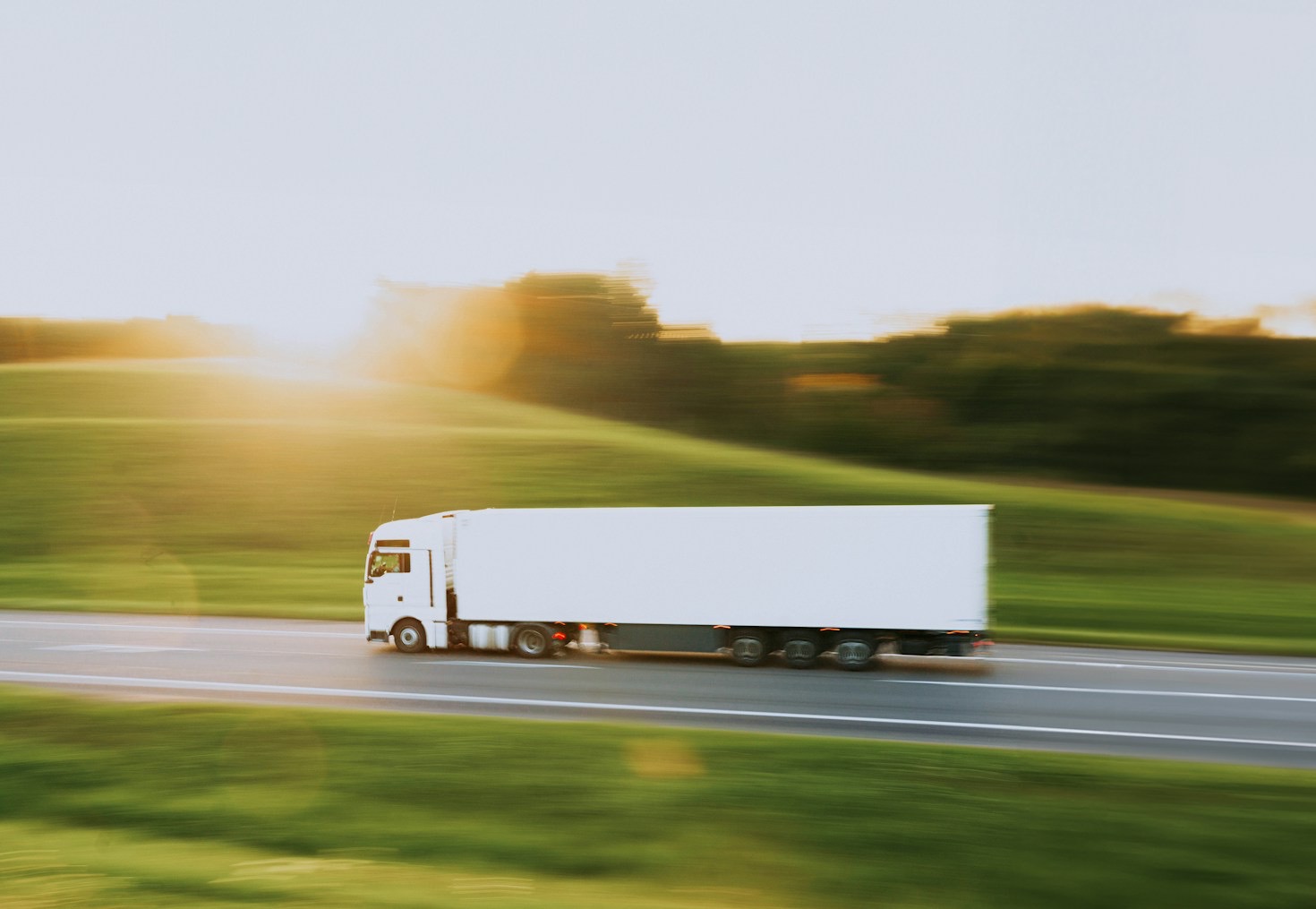 How Waros Trucking Ensures Timely Deliveries, Every Time